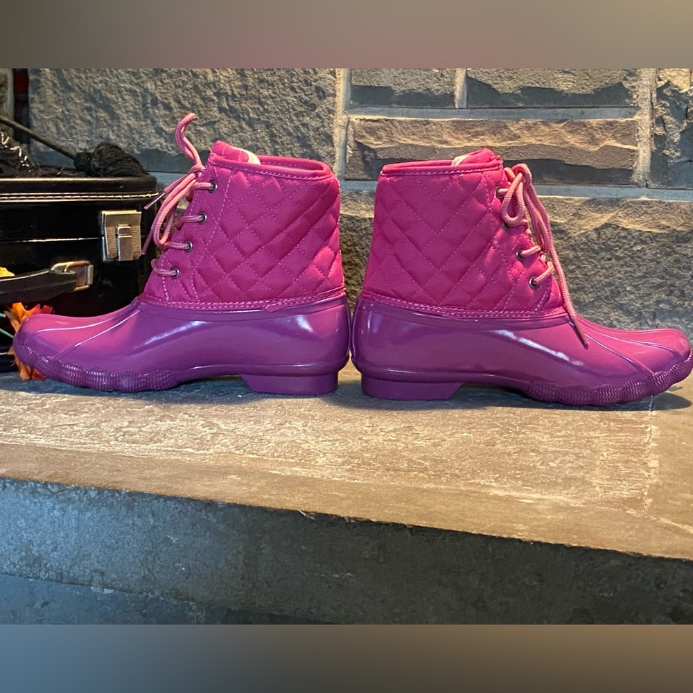 NIB JG cute rain/snow Duck Boots,Plum Chill pink/purple,rubber/quilt,lace up 7.5 - Picture 7 of 10